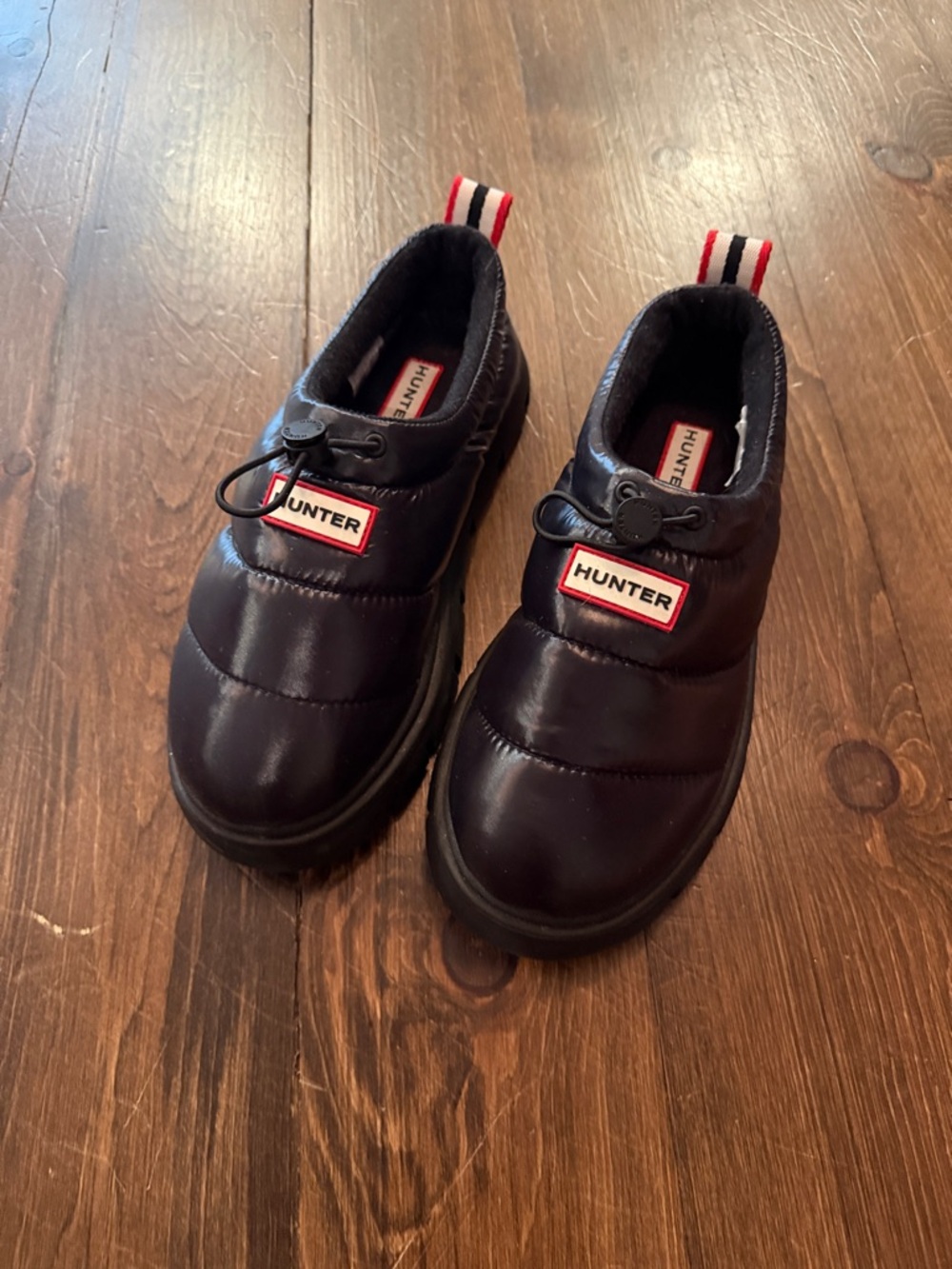 Hunter Women’s Black Quilted Slip-On Rain Shoes with Red Accents - Picture 2 of 8